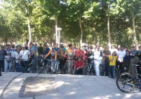 Le cyclisme du groupe de Labkhand. (Août)